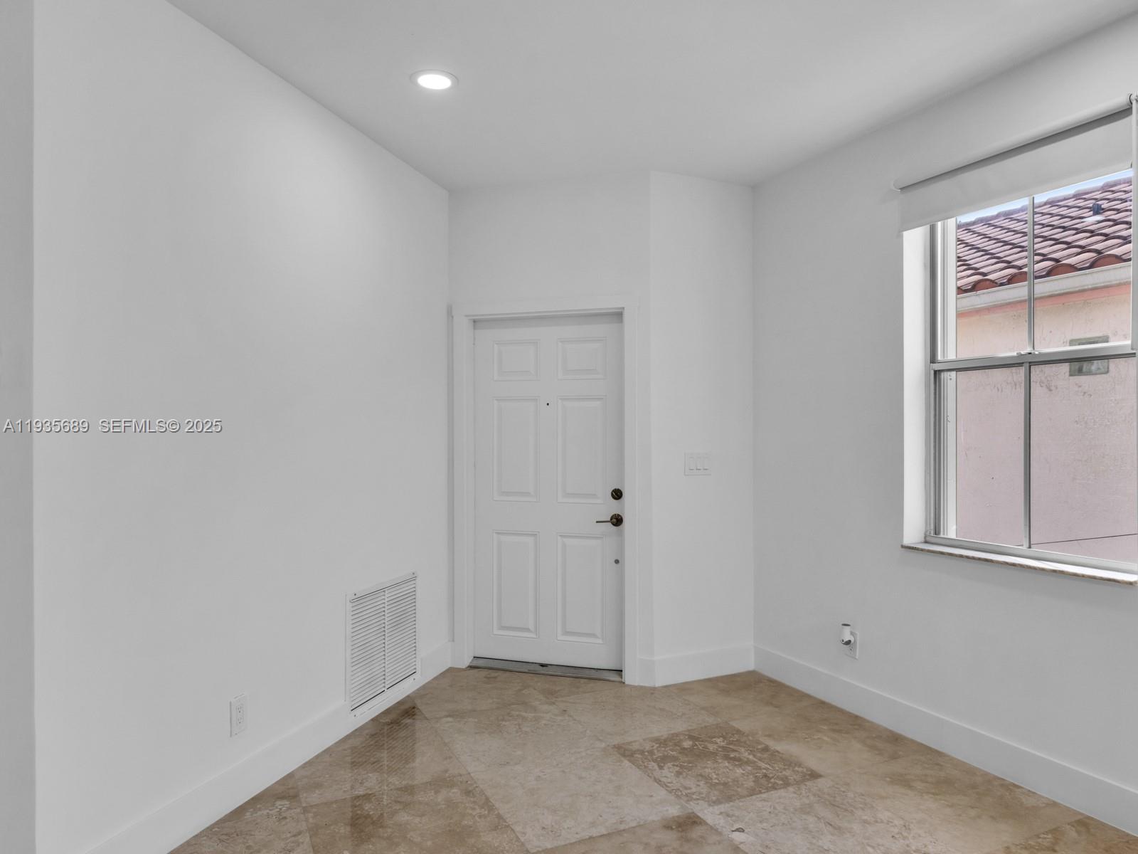 DIMENSIONS NORTH AT CHAPE - Residential