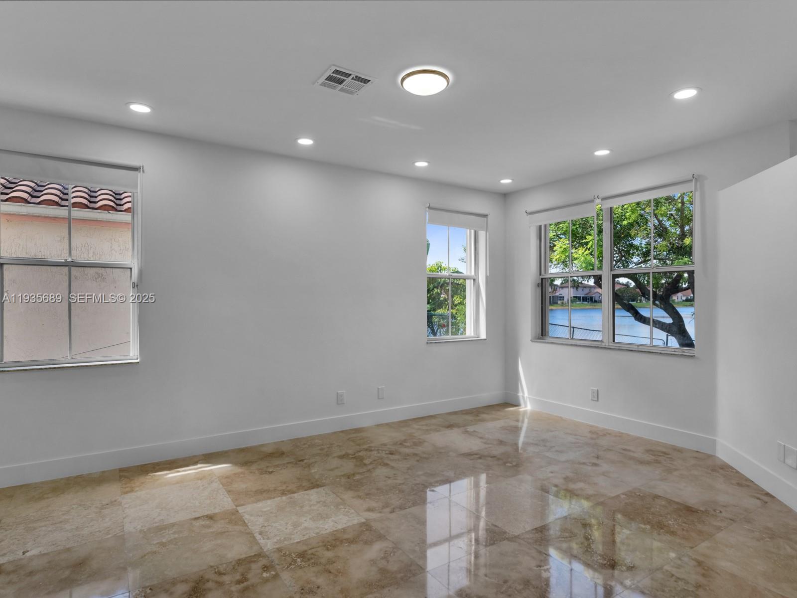 DIMENSIONS NORTH AT CHAPE - Residential