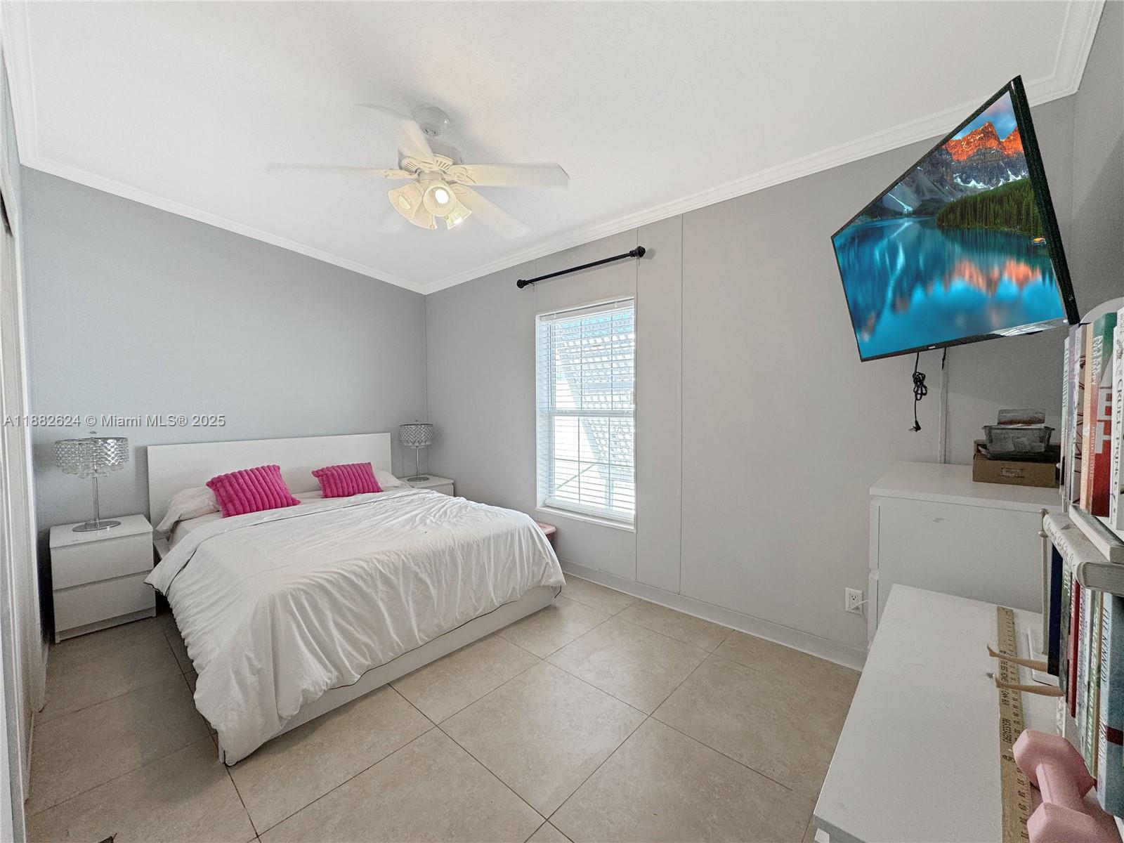 RAVENSWOOD ESTATES & MARI - Residential