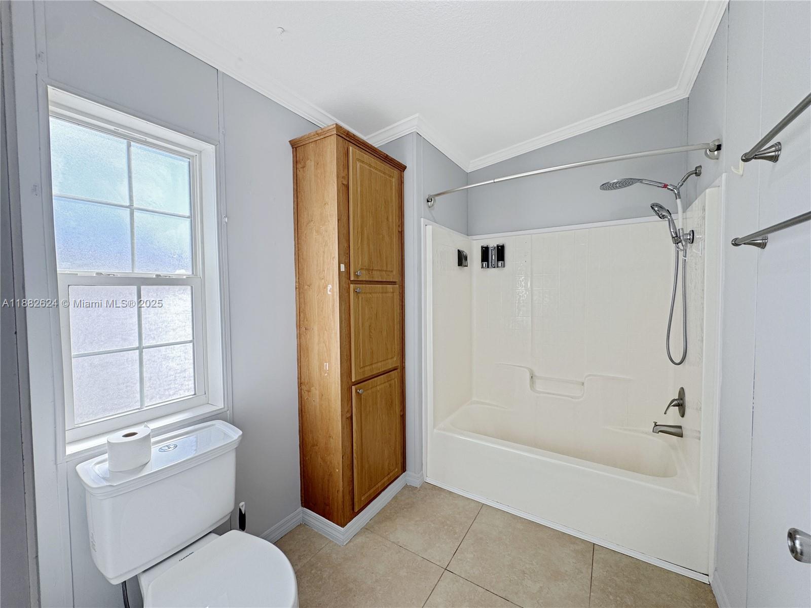 RAVENSWOOD ESTATES & MARI - Residential