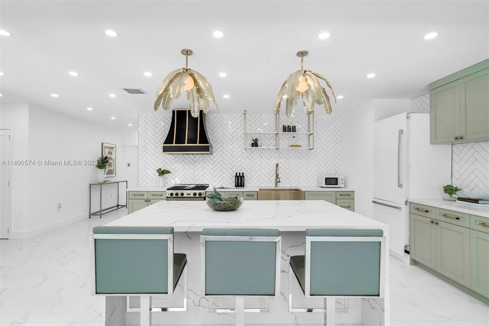 HELMS COUNTRY ESTATES RE- - Residential