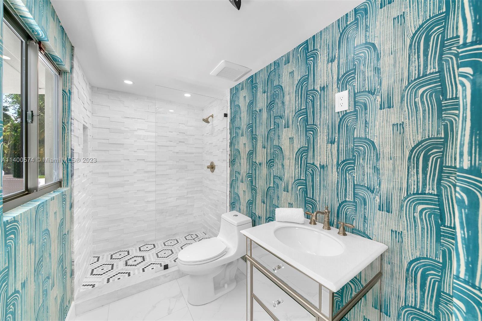 HELMS COUNTRY ESTATES RE- - Residential