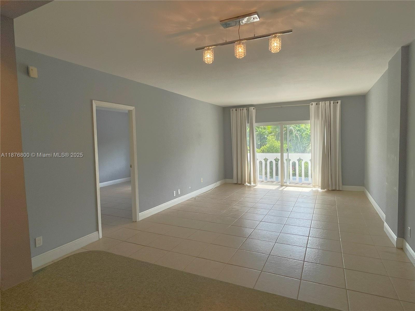 WATERS EDGE OF CORAL GABL - Residential