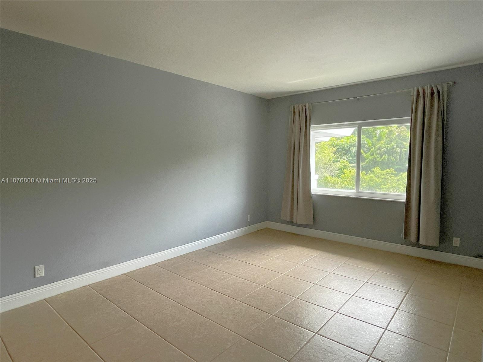 WATERS EDGE OF CORAL GABL - Residential