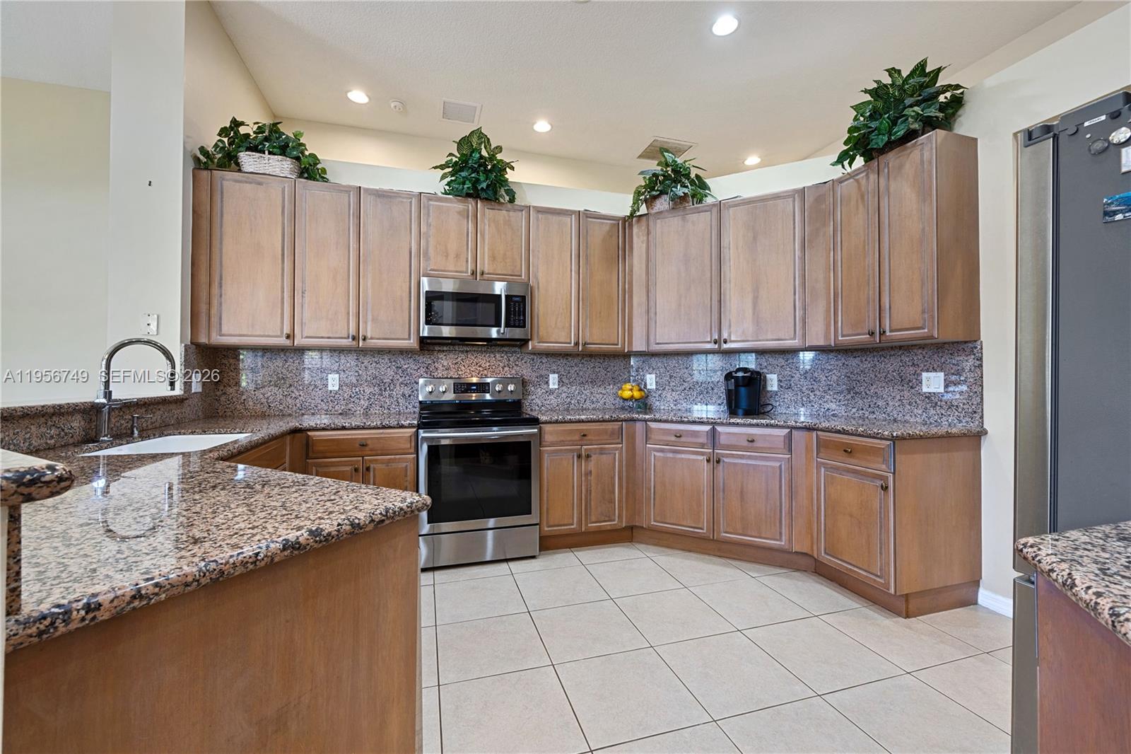 LAGO PLANTATION - Residential