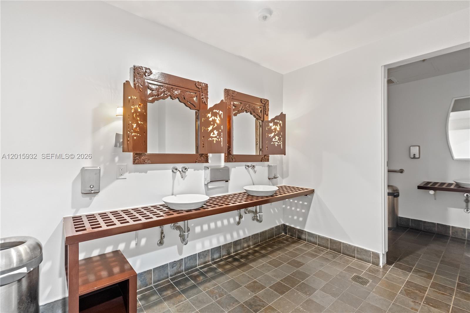 NEO CONDO - Residential