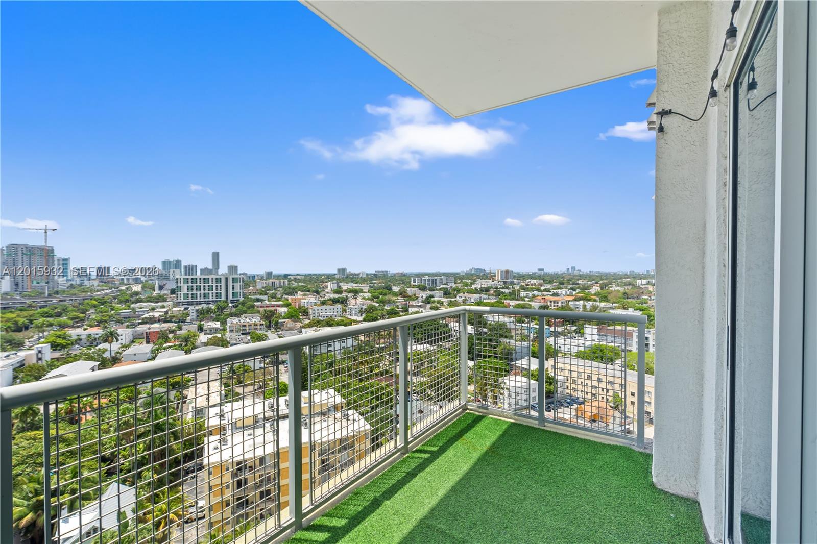 NEO CONDO - Residential
