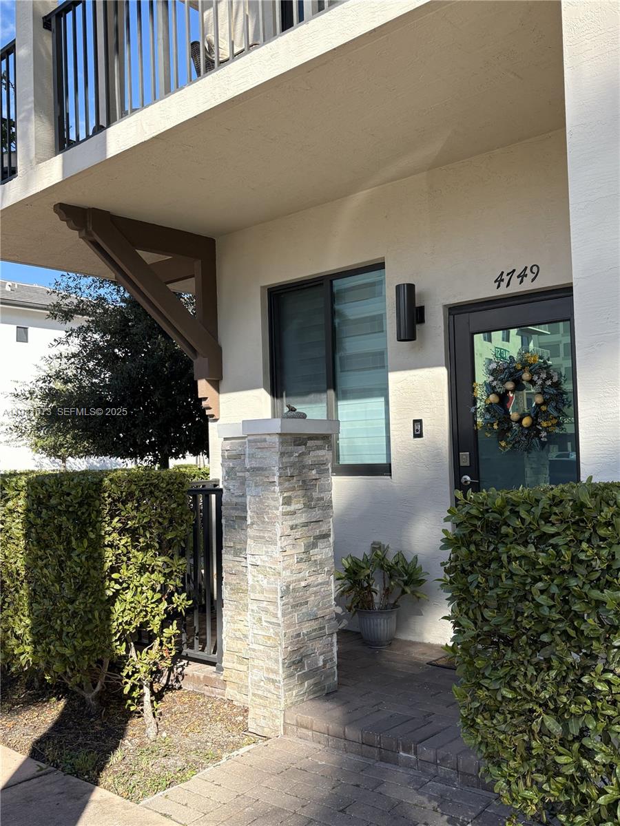 DOWNTOWN DORAL SOUTH PHAS - Residential