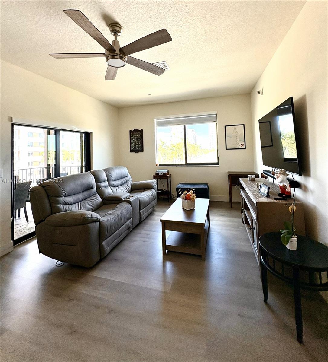 DOWNTOWN DORAL SOUTH PHAS - Residential