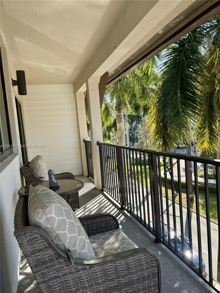 DOWNTOWN DORAL SOUTH PHAS - Residential