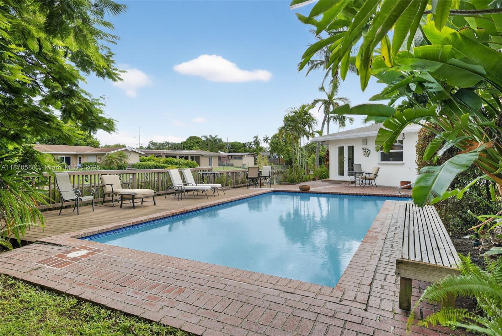 CORAL TERRACE - Residential