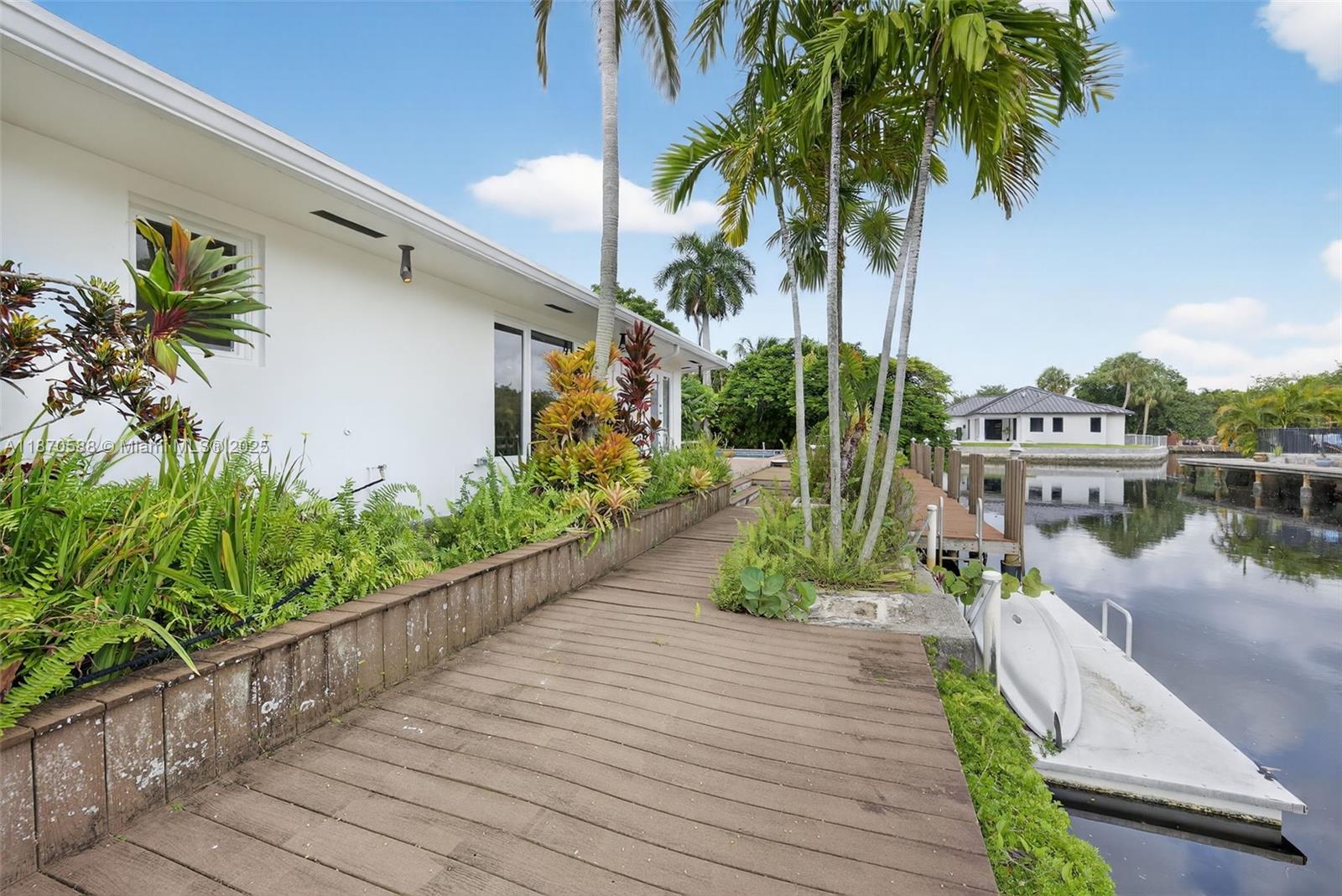 CORAL TERRACE - Residential