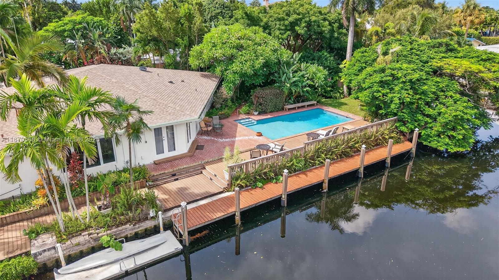 CORAL TERRACE - Residential