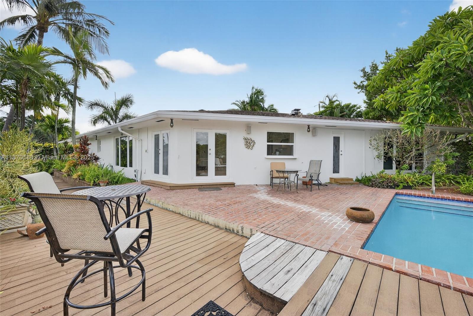 CORAL TERRACE - Residential
