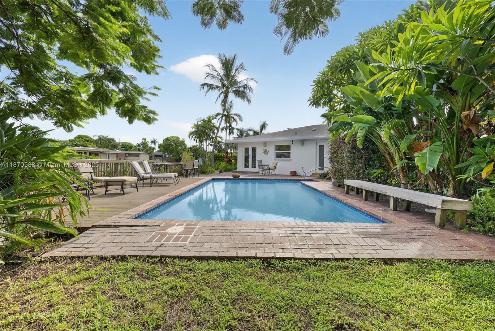 CORAL TERRACE - Residential