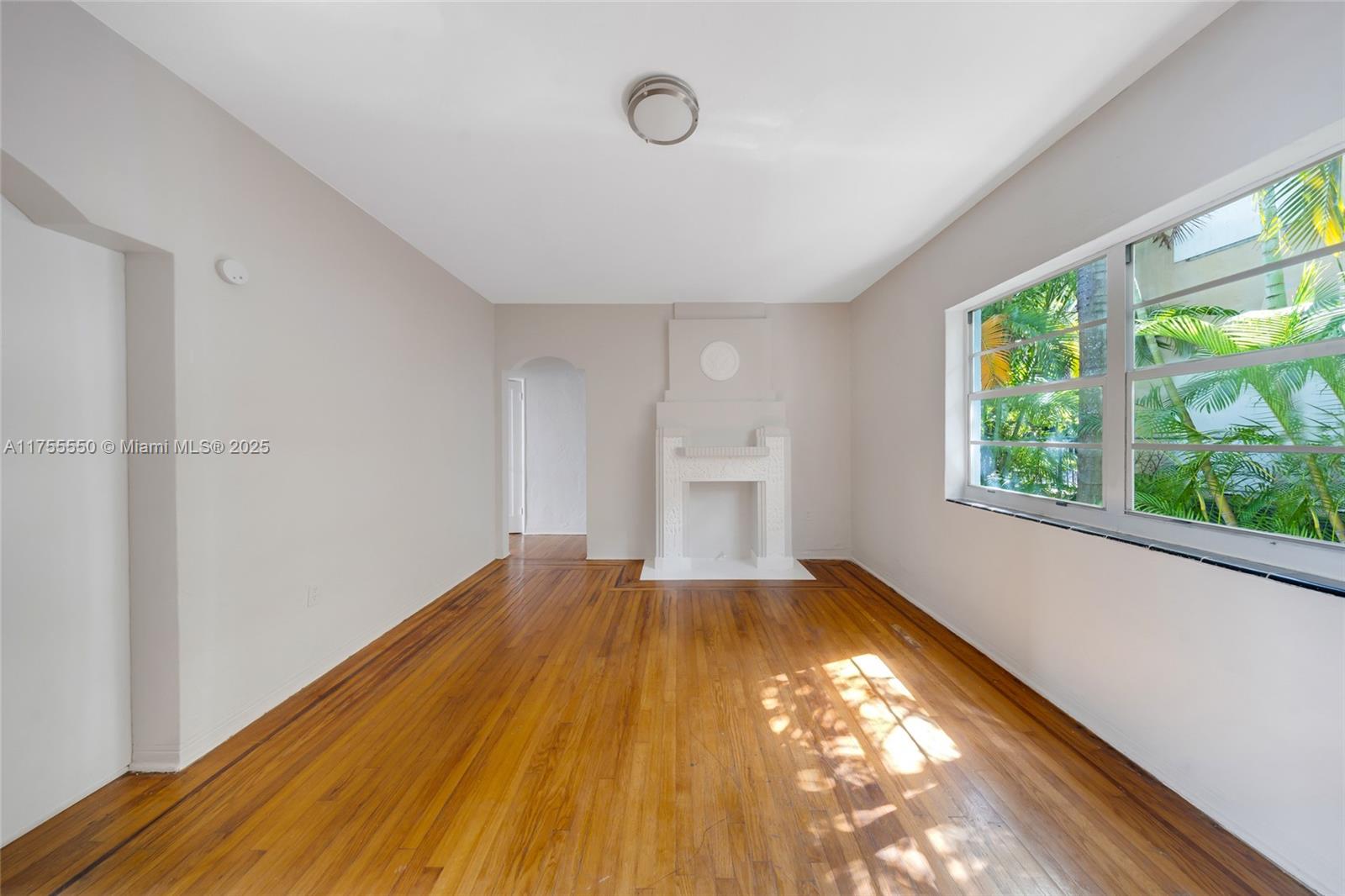 1551 Meridian Ave 102