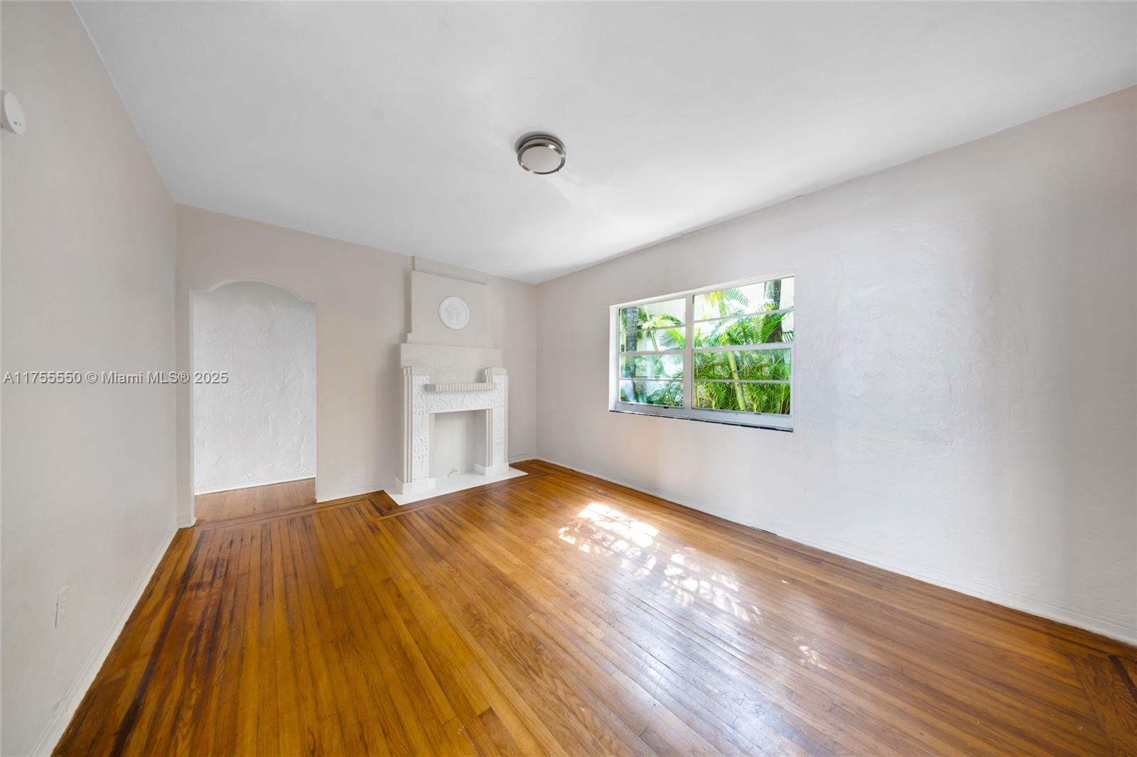 1551 Meridian Ave 102