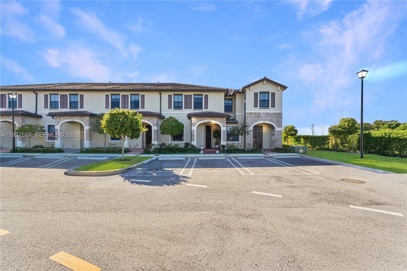 AQUABELLA NORTH - Residential