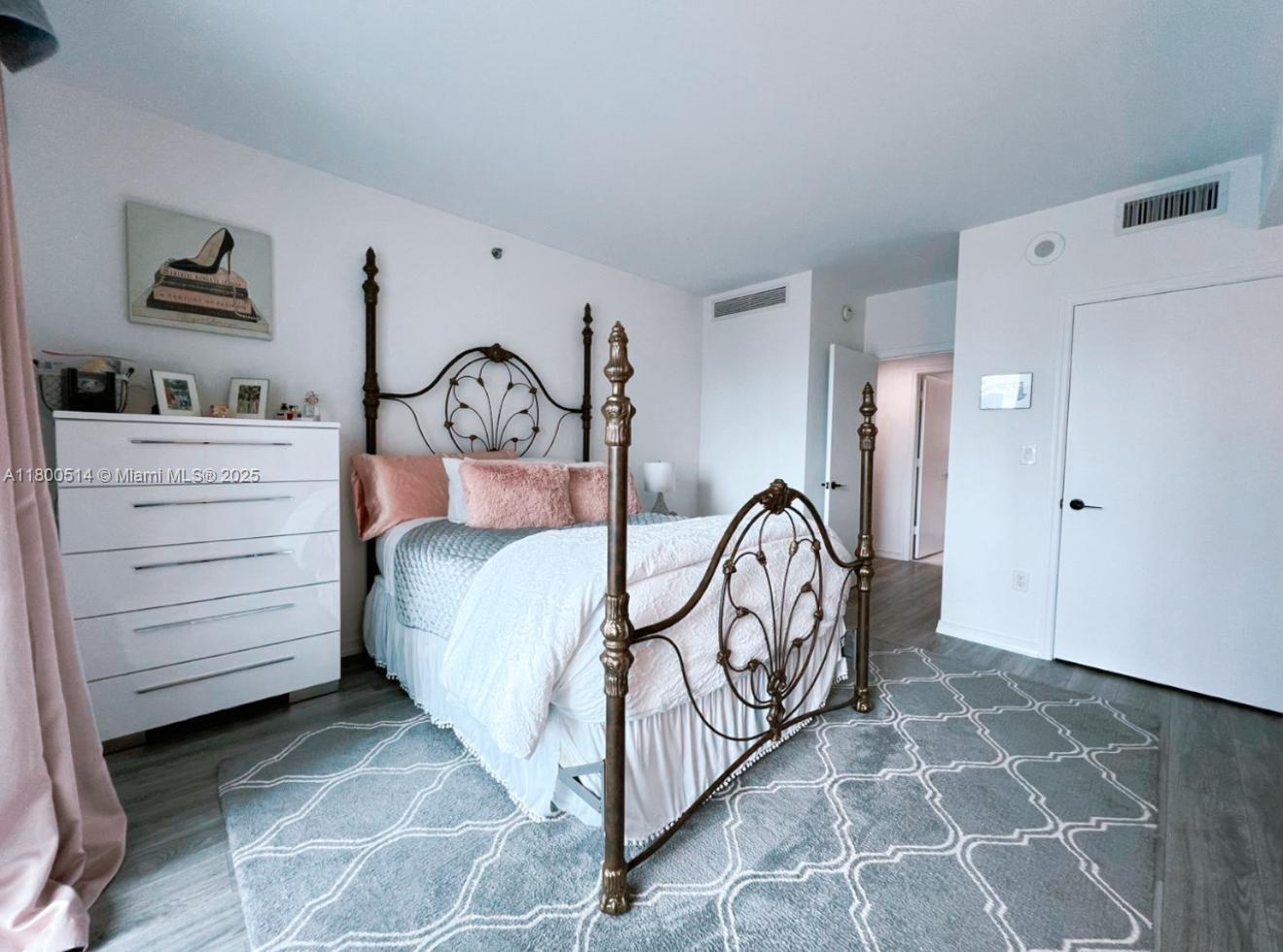 500 BRICKELL WEST CONDO - Residential