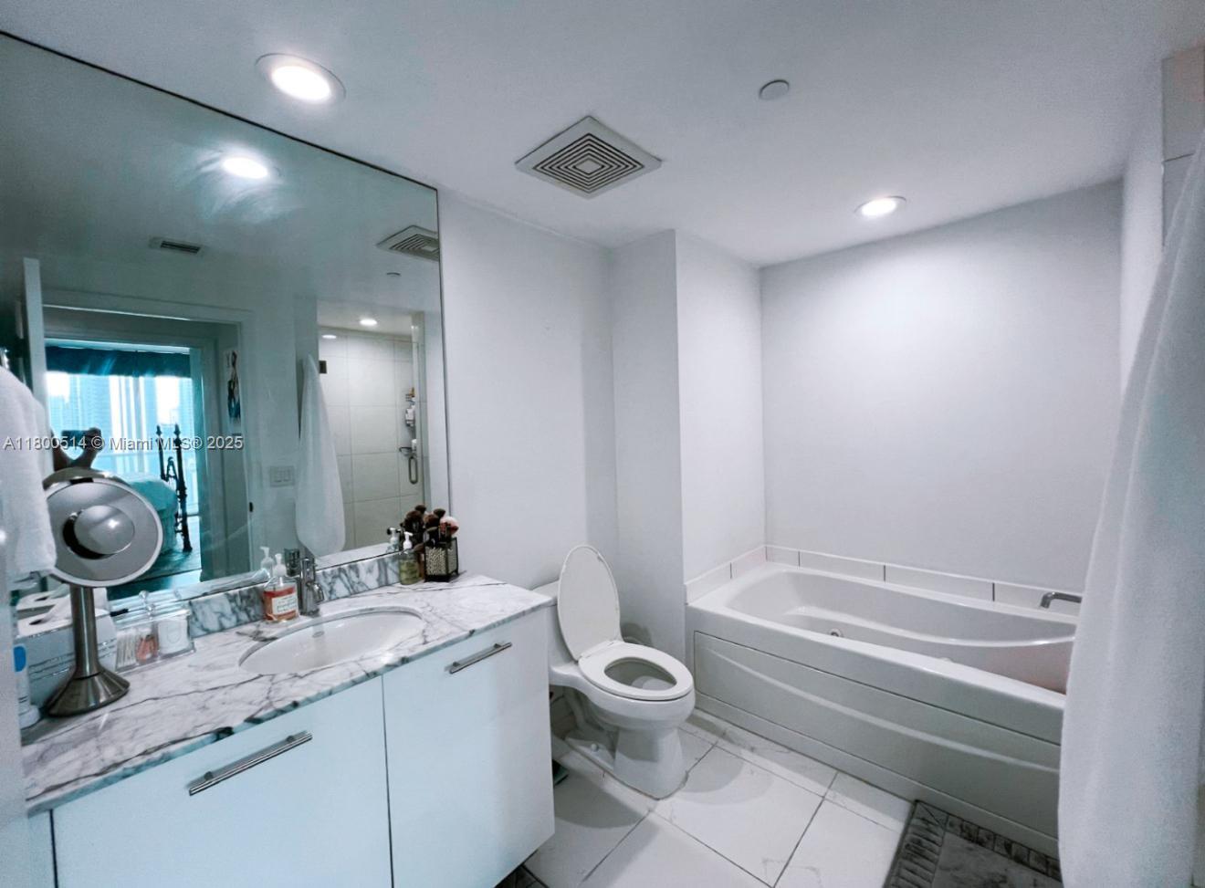 500 BRICKELL WEST CONDO - Residential