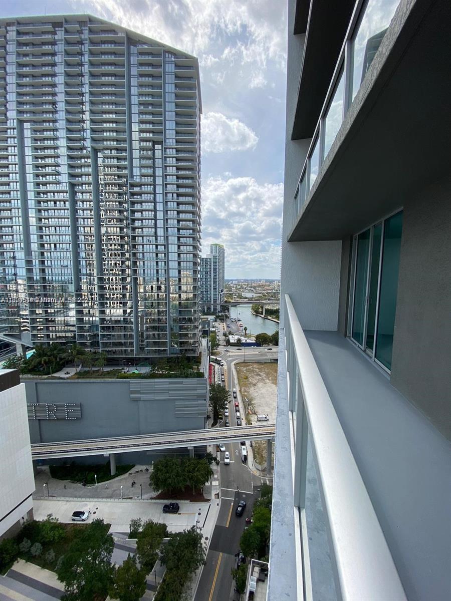 500 BRICKELL WEST CONDO - Residential