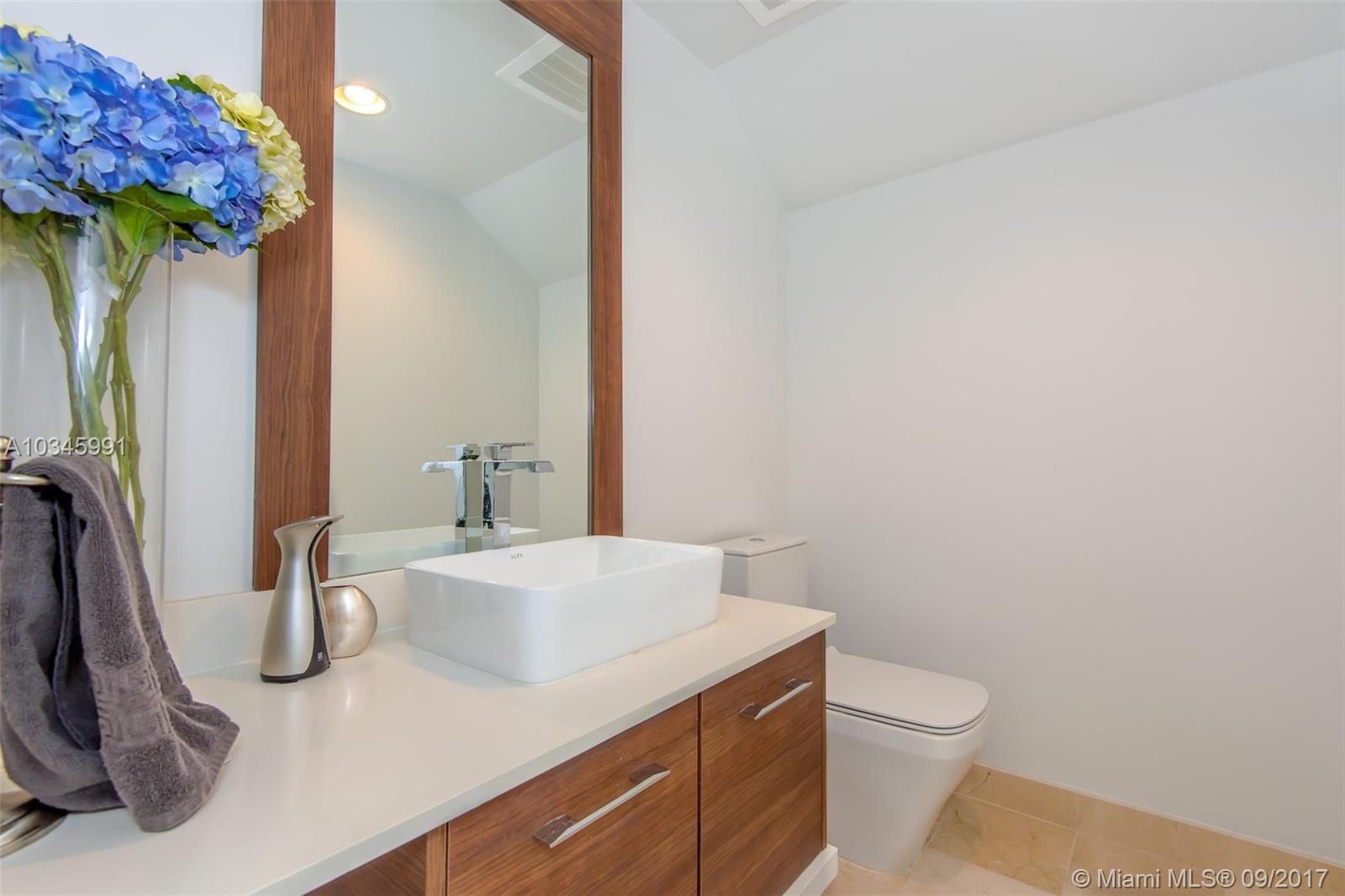 THE CRIMSON CONDO - Residential Lease