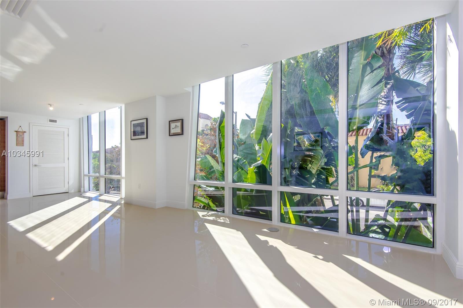 THE CRIMSON CONDO - Residential Lease