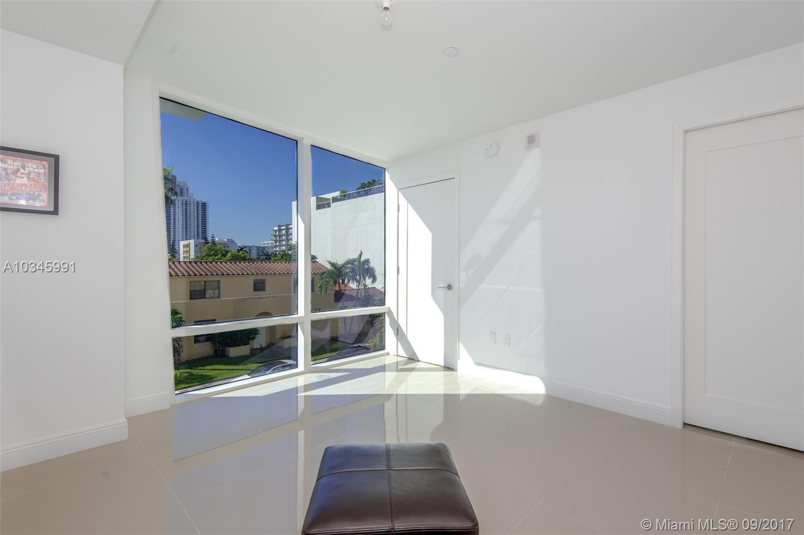 THE CRIMSON CONDO - Residential Lease