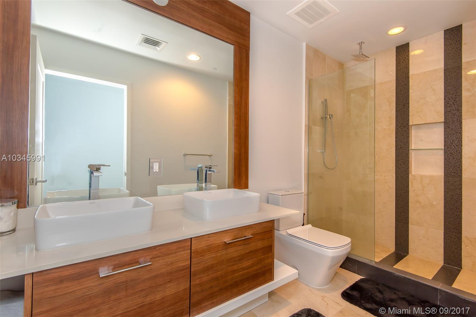 THE CRIMSON CONDO - Residential Lease