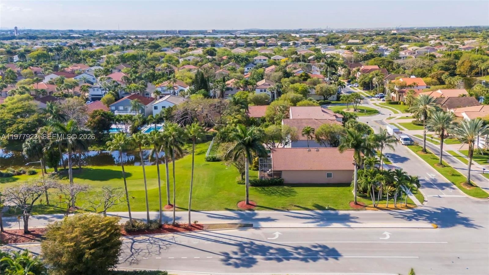 HOLLYWOOD LAKES COUNTRY C - Residential