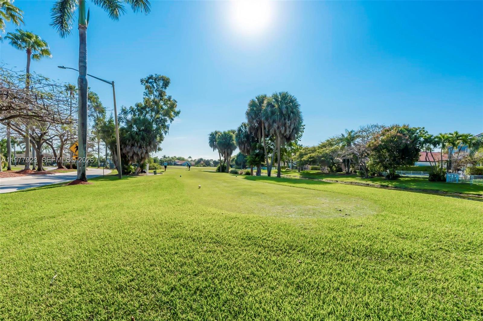 HOLLYWOOD LAKES COUNTRY C - Residential