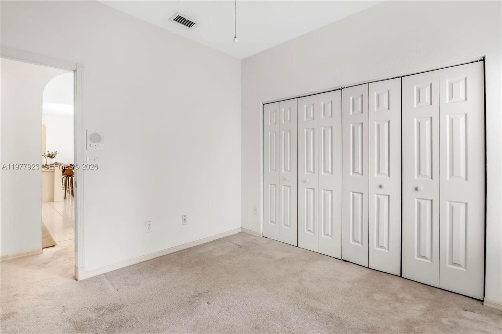 HOLLYWOOD LAKES COUNTRY C - Residential