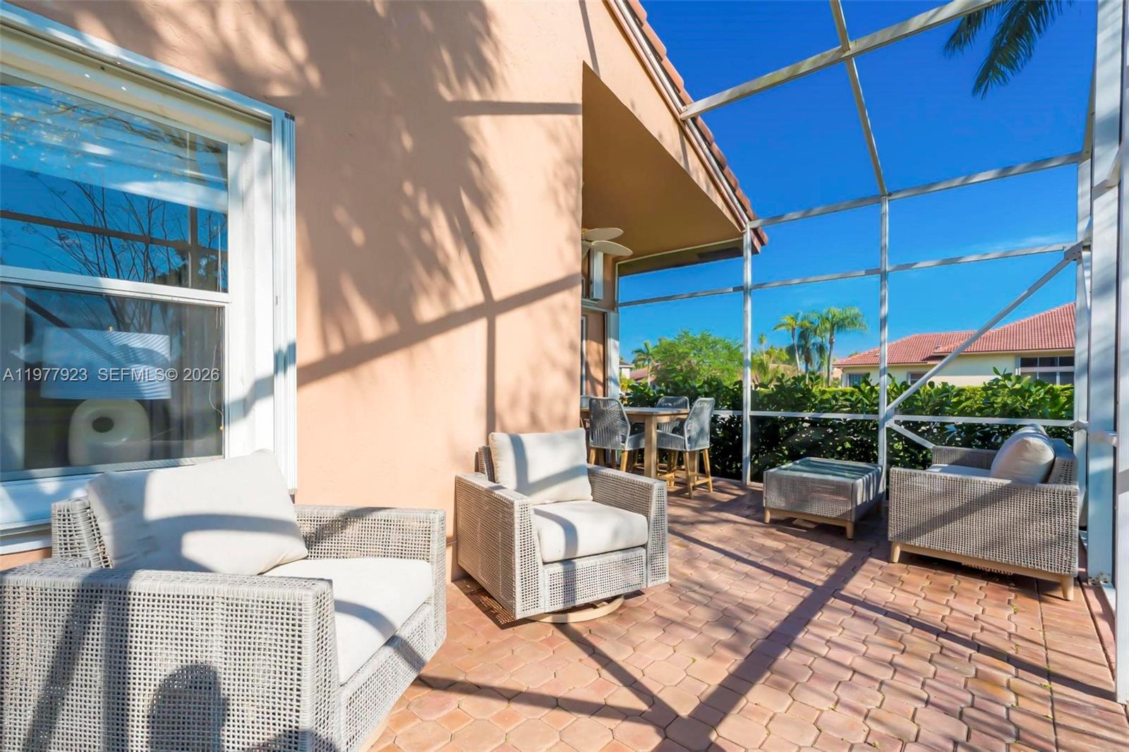 HOLLYWOOD LAKES COUNTRY C - Residential