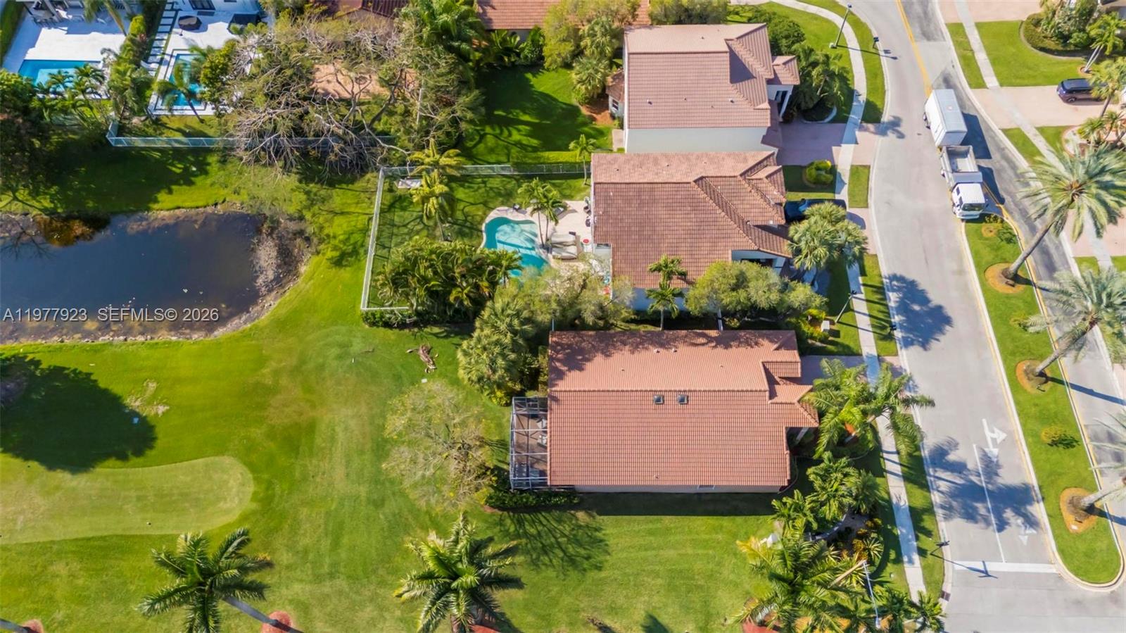 HOLLYWOOD LAKES COUNTRY C - Residential