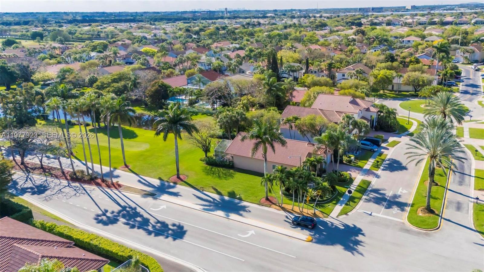 HOLLYWOOD LAKES COUNTRY C - Residential