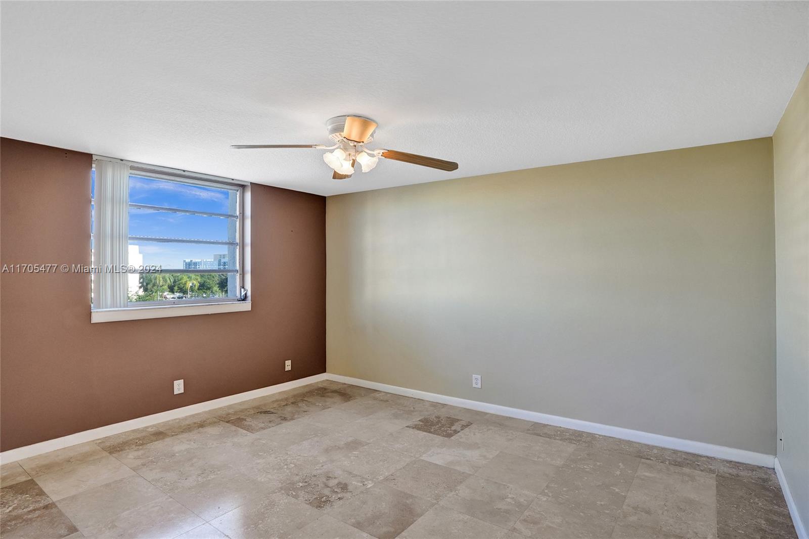 MEADOWBROOK LAKES VIEW CO - Residential