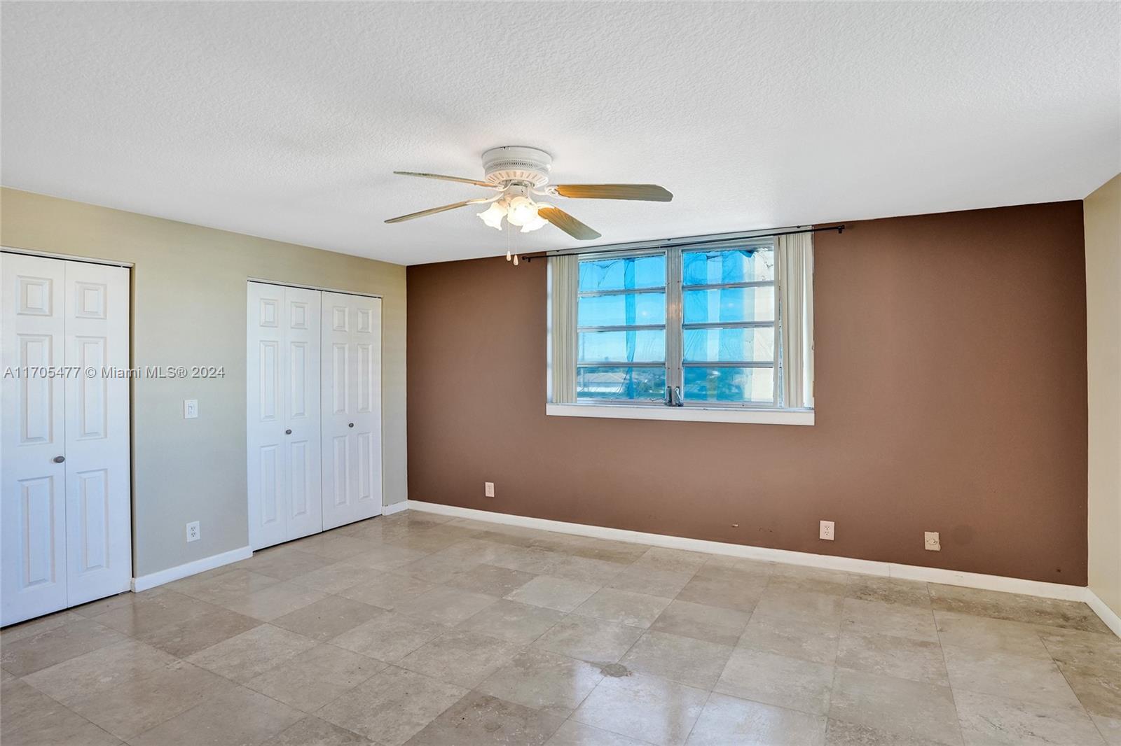 MEADOWBROOK LAKES VIEW CO - Residential