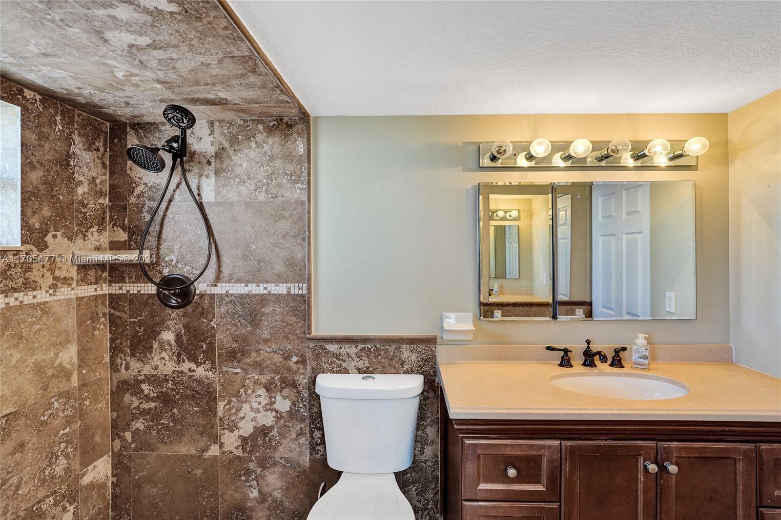 MEADOWBROOK LAKES VIEW CO - Residential