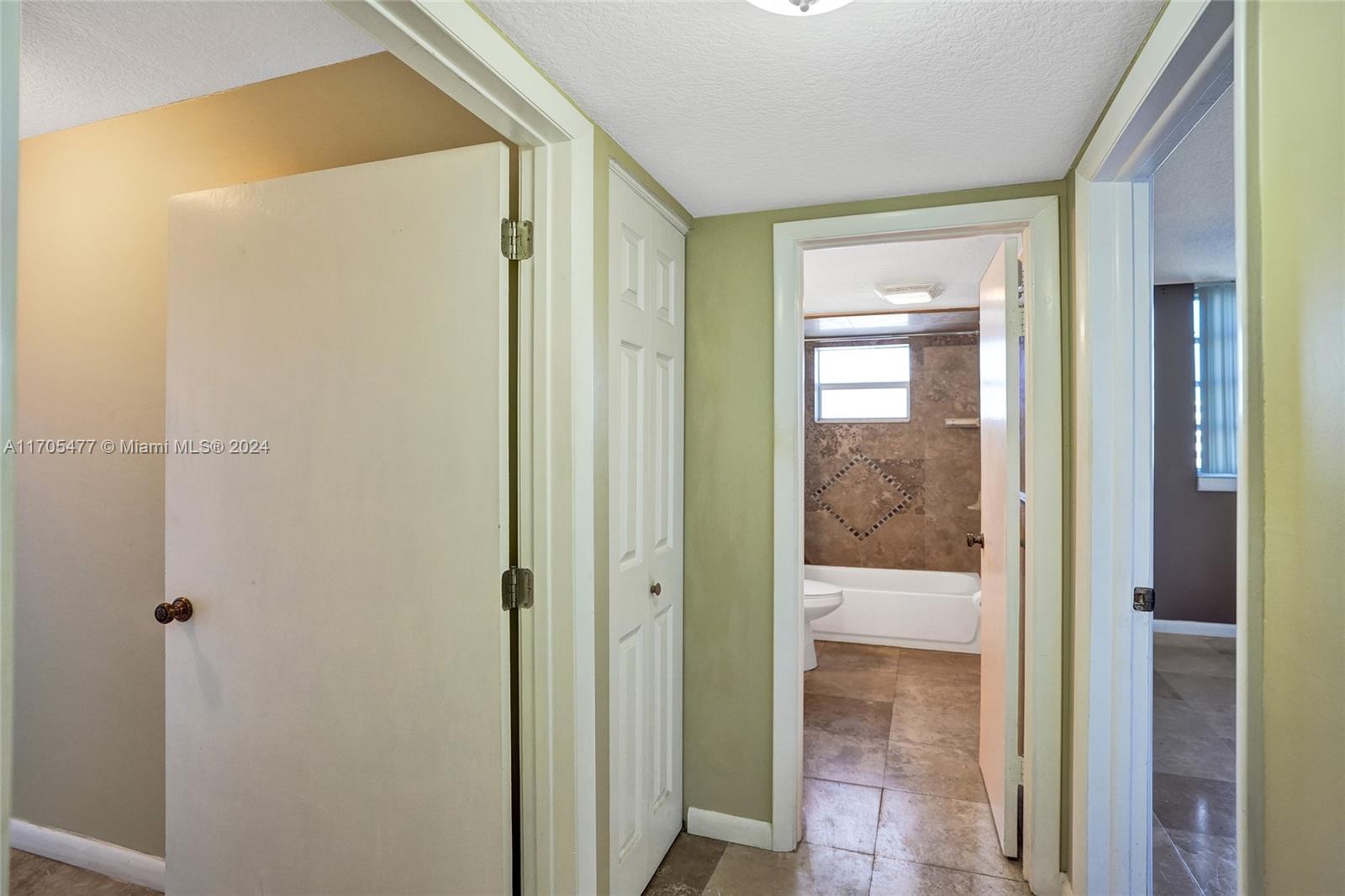 MEADOWBROOK LAKES VIEW CO - Residential