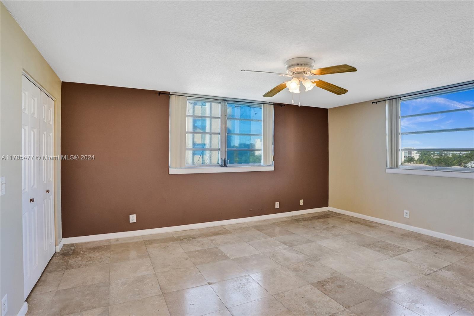 MEADOWBROOK LAKES VIEW CO - Residential