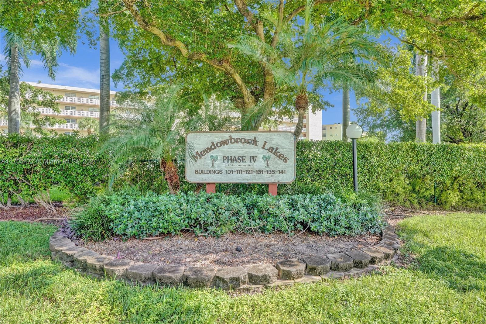 MEADOWBROOK LAKES VIEW CO - Residential