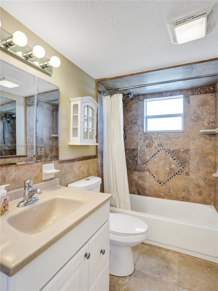 MEADOWBROOK LAKES VIEW CO - Residential