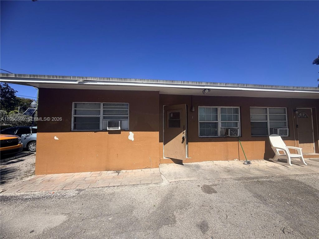 Photo of 612 NW 14th Ave #1, Fort Lauderdale, FL 33311 (MLS # A11956869)