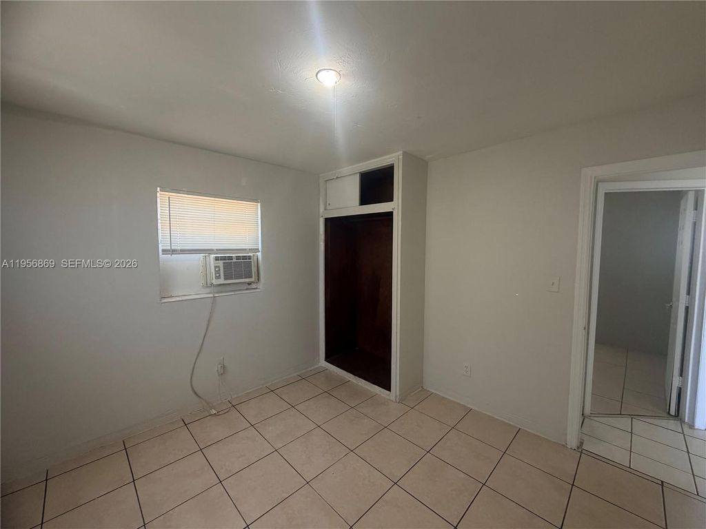 Photo of 612 NW 14th Ave #1, Fort Lauderdale, FL 33311 (MLS # A11956869)