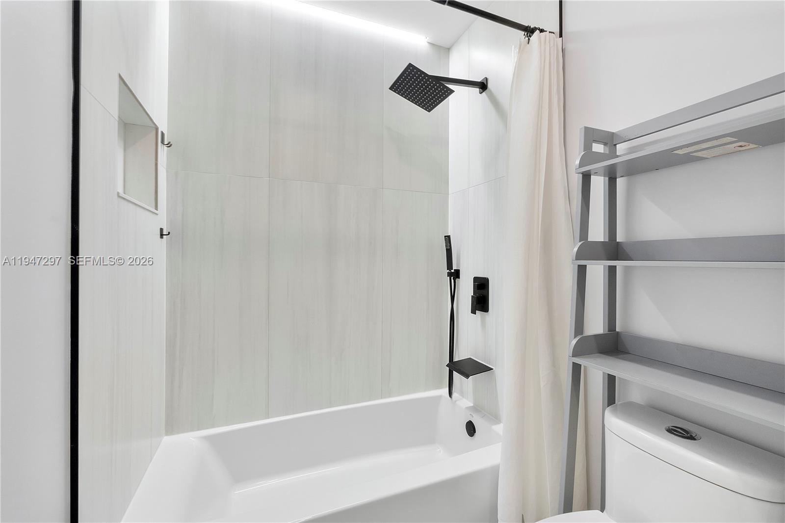 VENETIAN LAKES CONDO - Residential