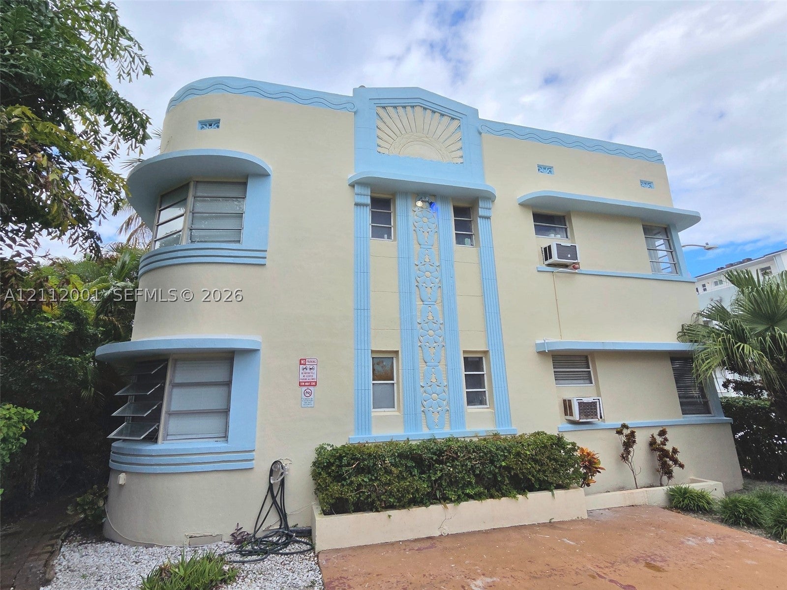 848 Jefferson Ave