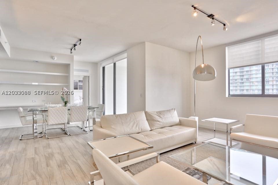 999 SW 1st Ave 2404