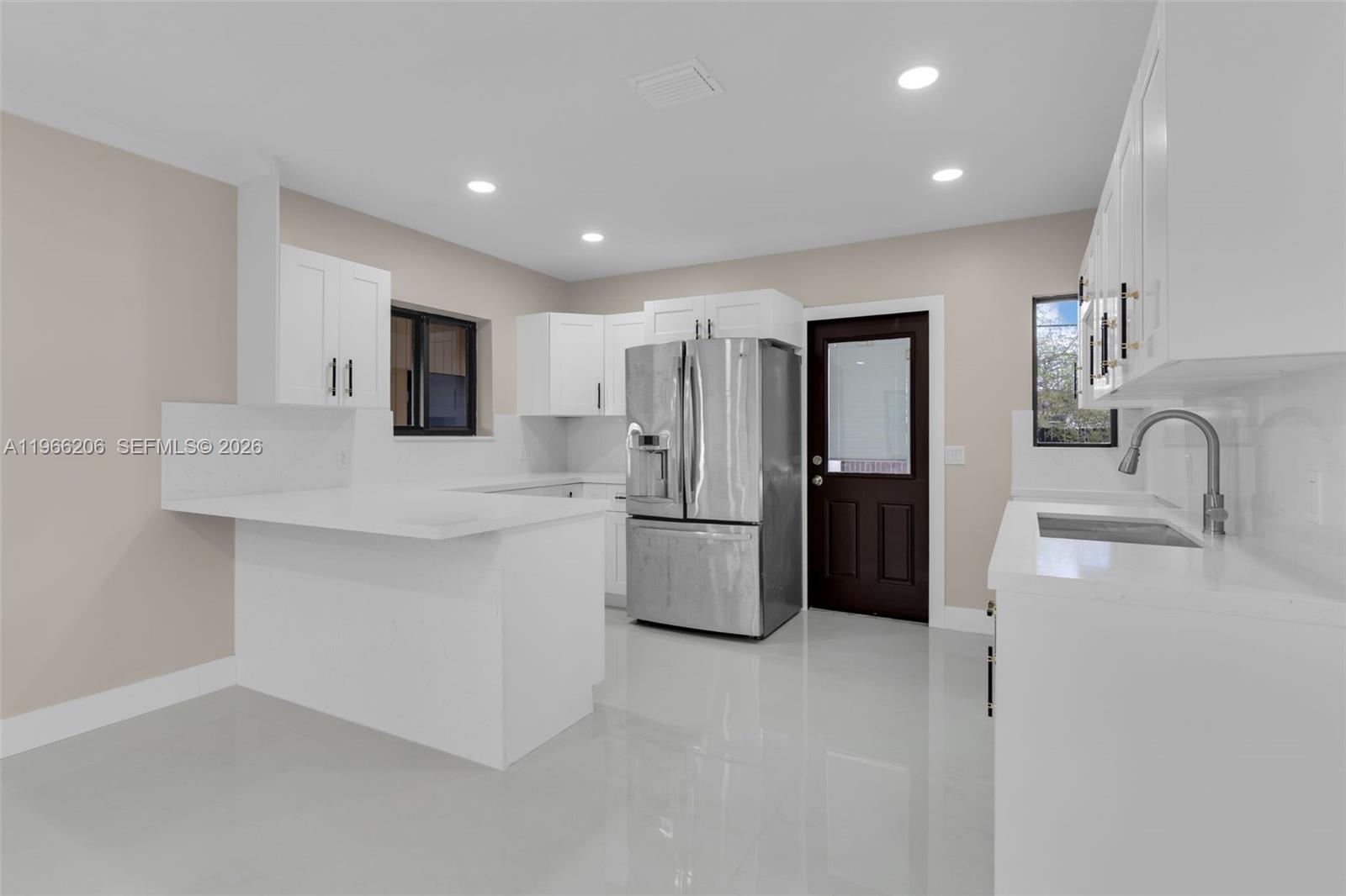 REPLAT OF PORTION OF FLOR - Residential