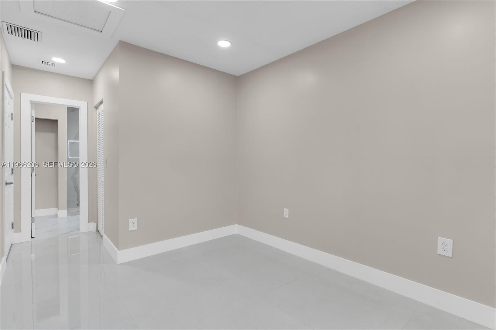 REPLAT OF PORTION OF FLOR - Residential