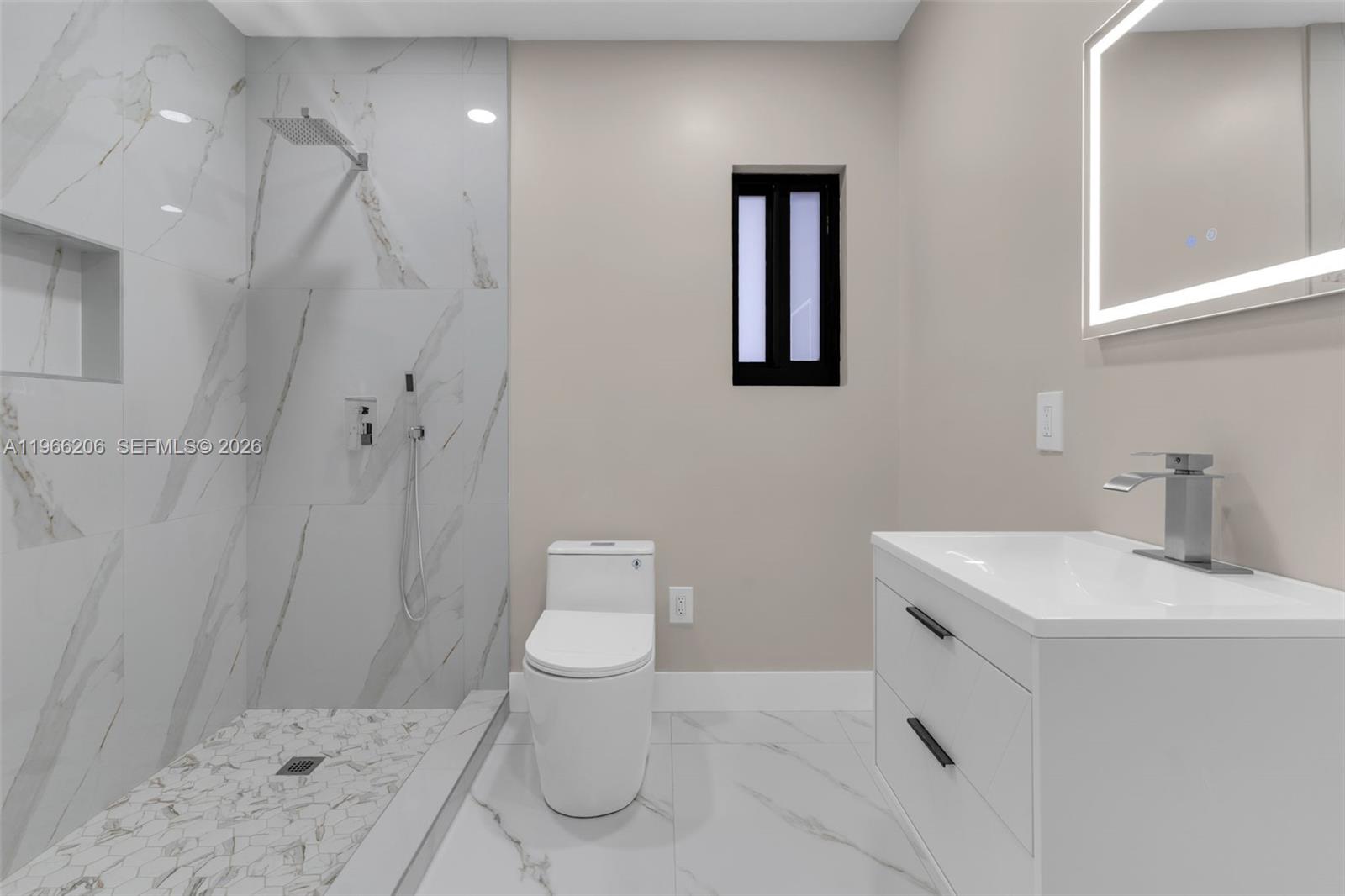 REPLAT OF PORTION OF FLOR - Residential